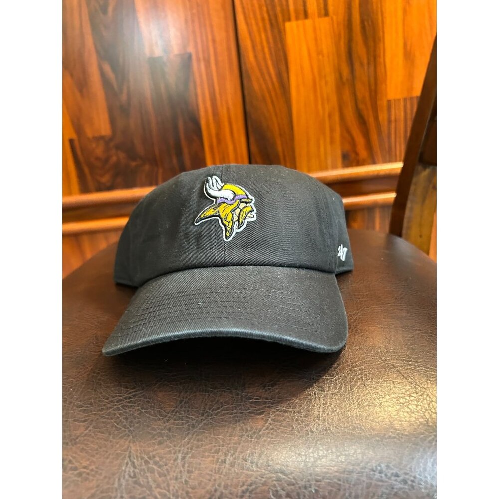 NEW YOUTH Minnesota Vikings Black Adjustable Baseball Cap By '47
